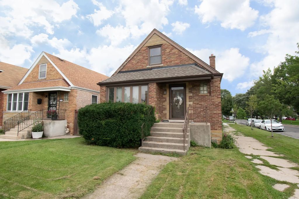 4538 W Wellington Avenue, Chicago