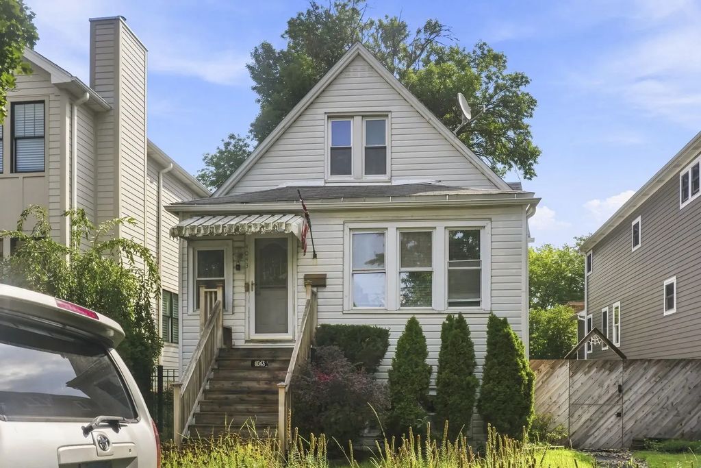 4043 N Albany Avenue, Chicago, 60618
