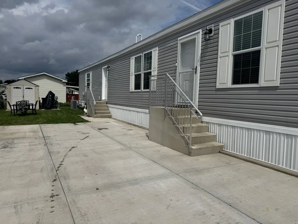 112 8th Avenue, Bartlett