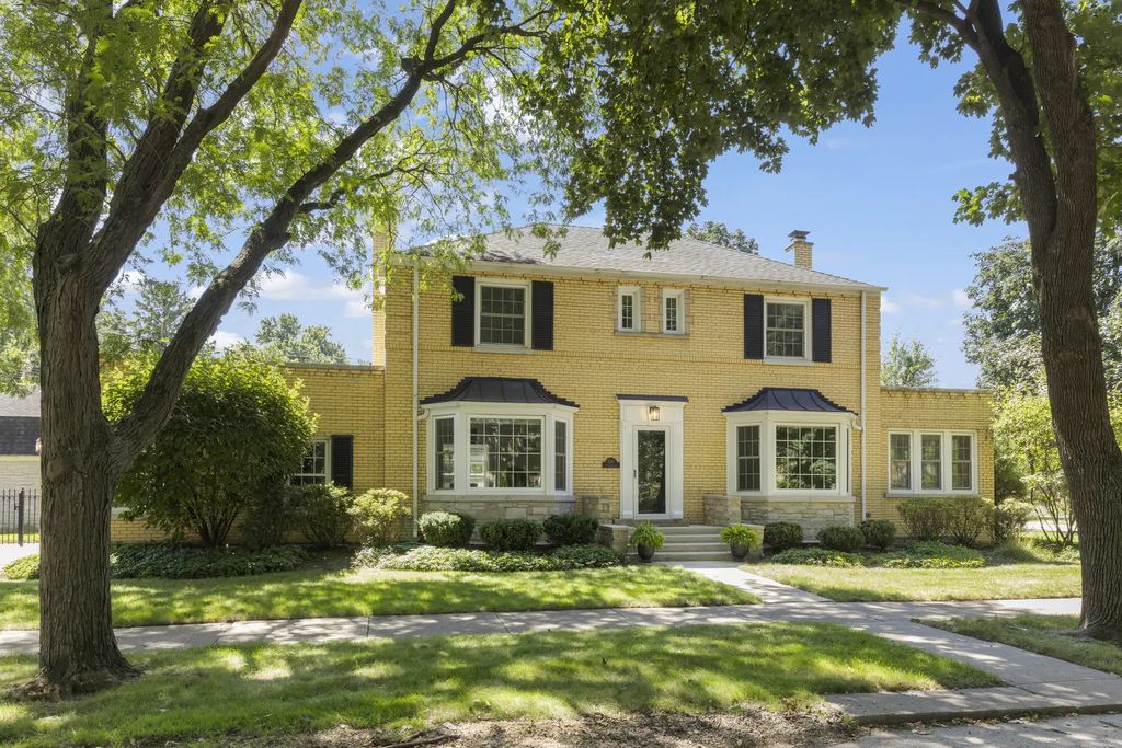 6557 N Ponchartrain Boulevard, Chicago, 60646