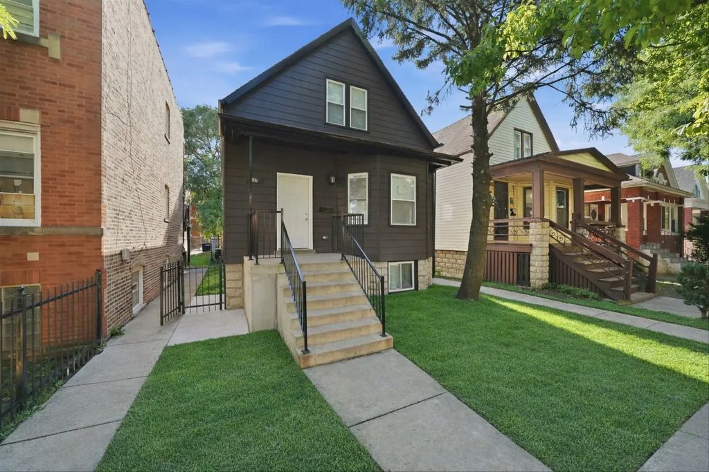 7607 S May Street, Chicago