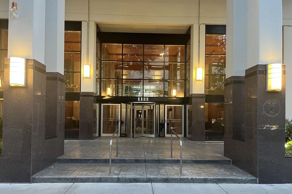 1122 N Clark Street 3606, Chicago