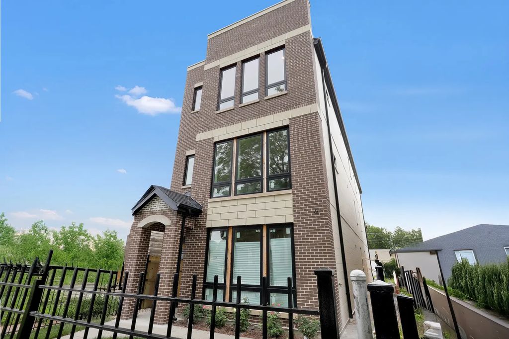 4217 S Indiana Avenue, Chicago, 60653