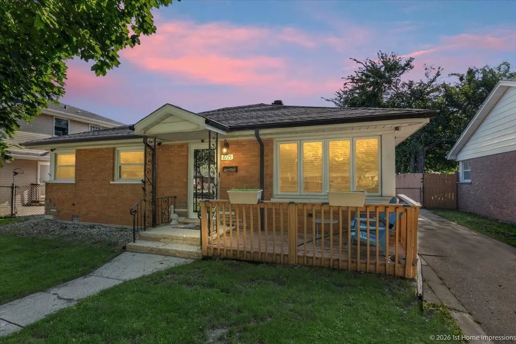 8725 Sproat Avenue, Oak Lawn