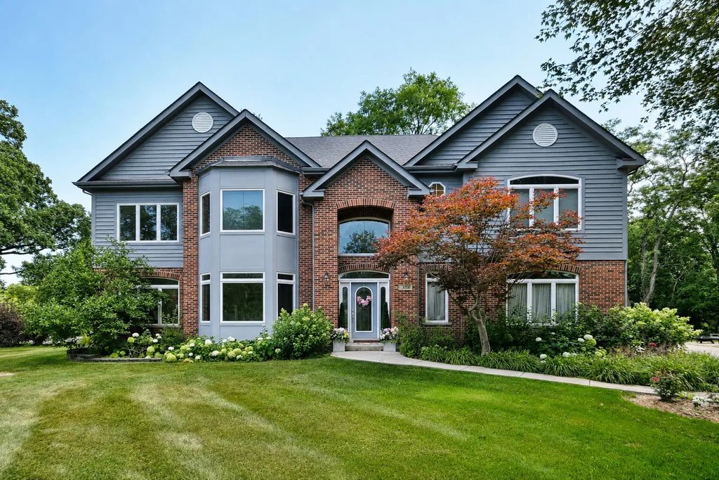 383 Country Oak Lane, Inverness