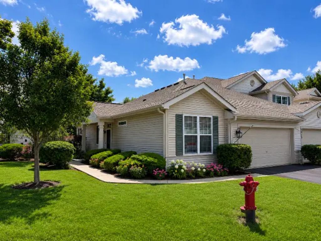 6415 Cherrywood Court, Fox Lake