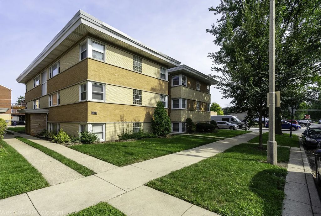 1194 S Kenilworth Avenue 1w, Oak Park
