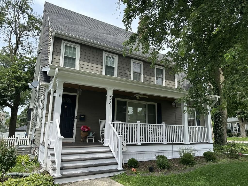 331 E Indiana Street, Wheaton