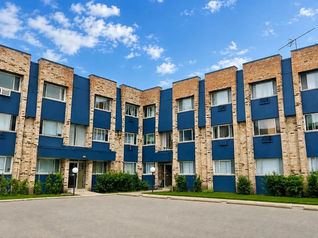 8635 W Foster Avenue 3b, Chicago
