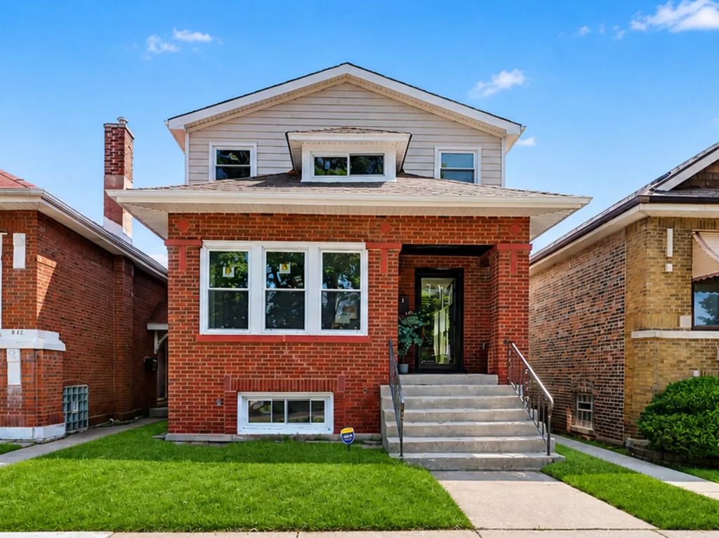 8445 S Luella Avenue, Chicago