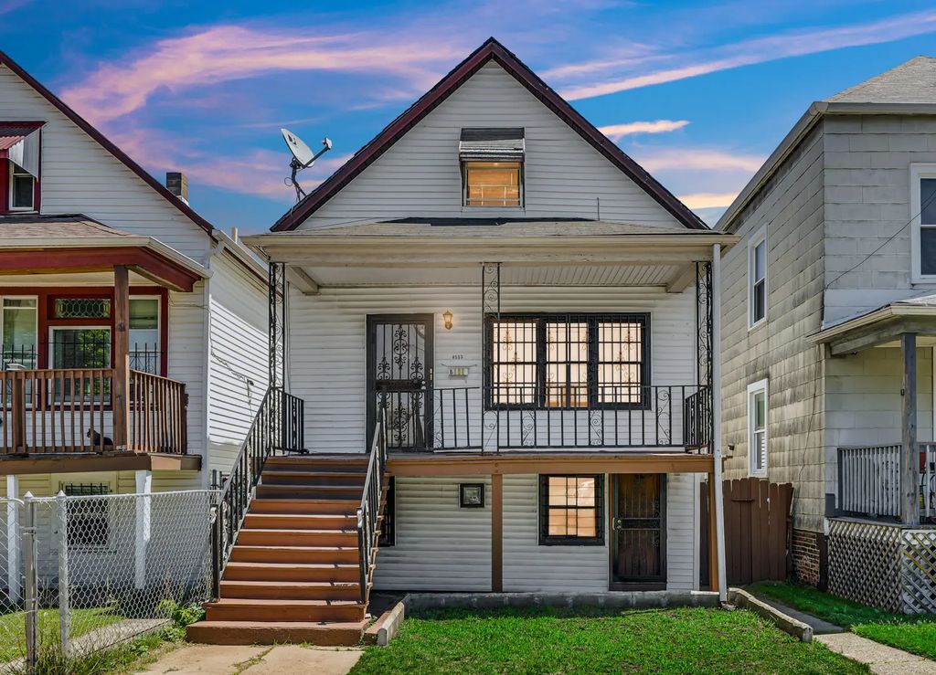 8533 S Manistee Avenue, Chicago