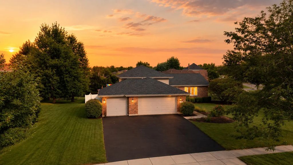 750 Bluestone Bay Drive, New Lenox