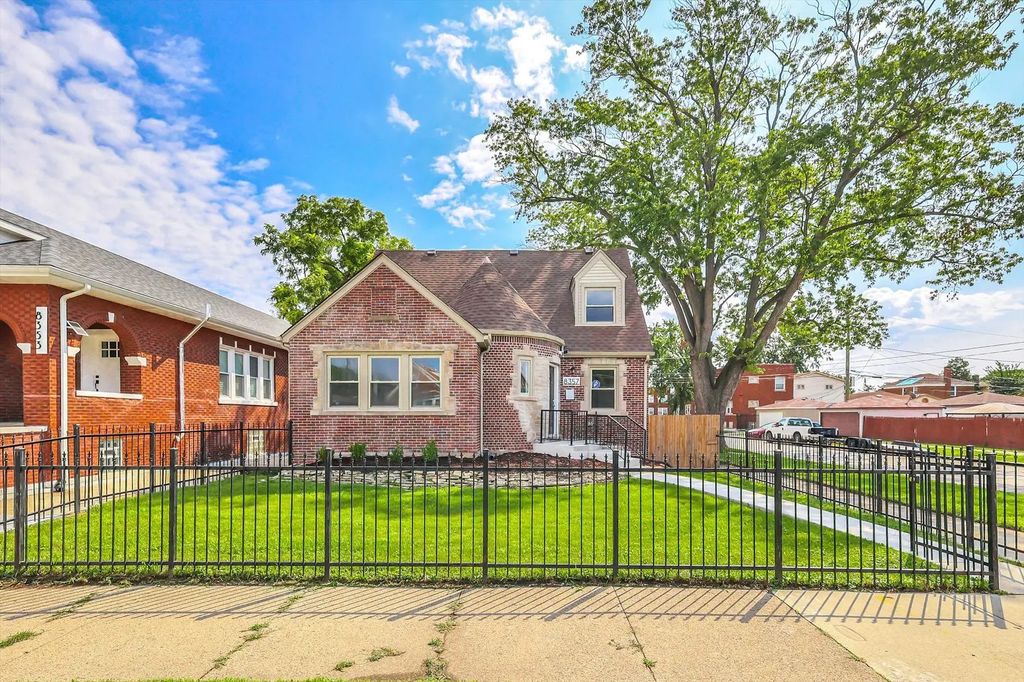 8357 S Hermitage Avenue, Chicago, 60620