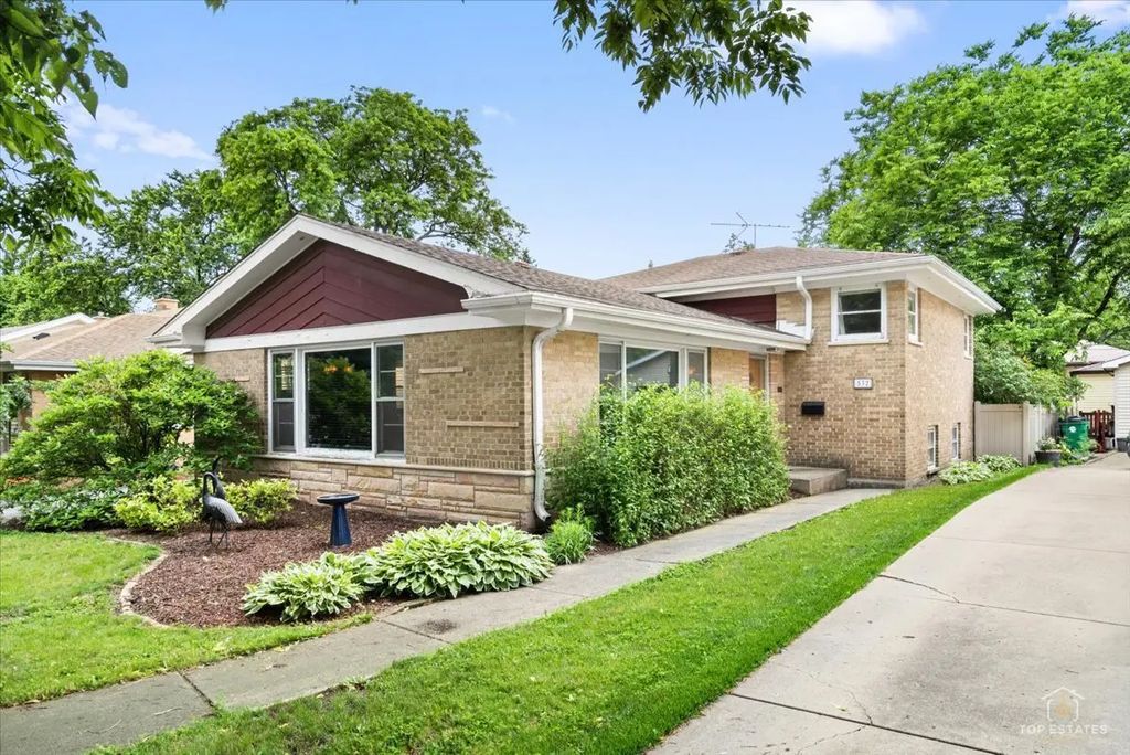 532 N Redfield Court, Park Ridge