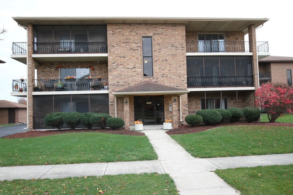 16749 Paxton Avenue 3s, Tinley Park
