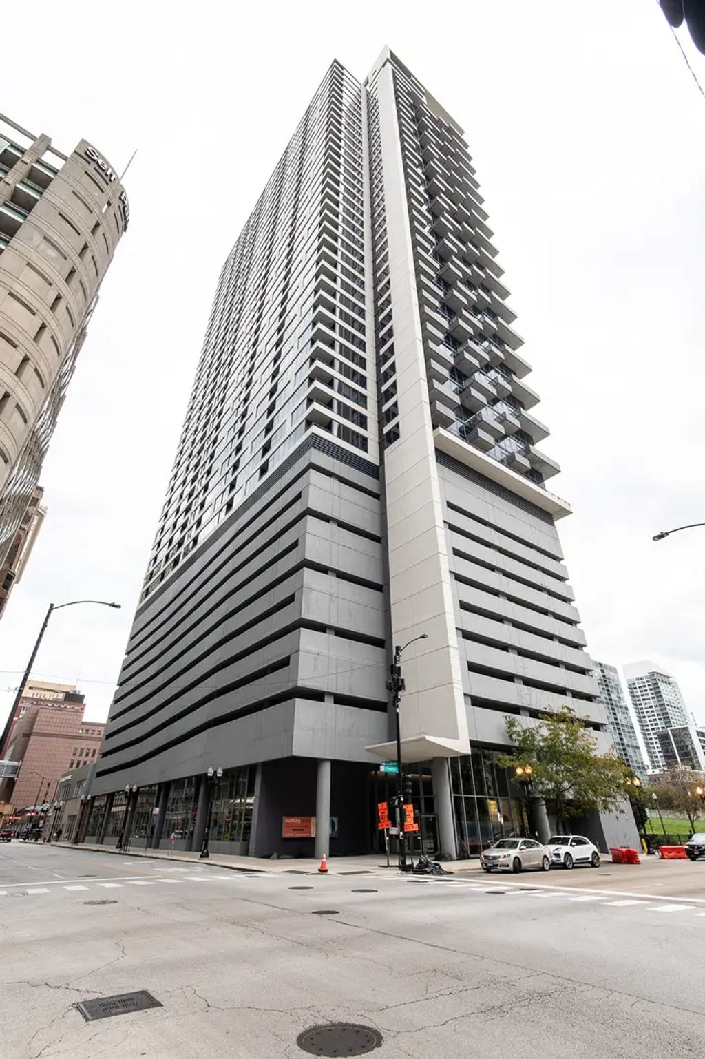 235 W Van Buren Street 2216, Chicago, 60607