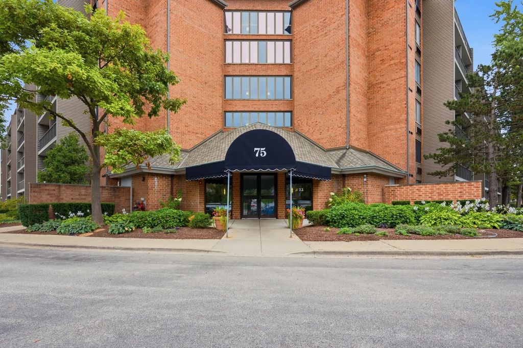 75 Kristin Circle 309, Schaumburg