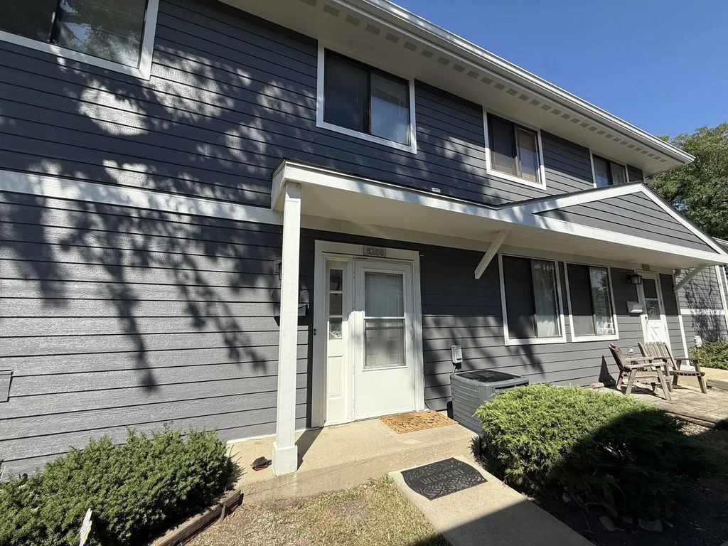 6258 Gold Circle 6258, Hanover Park