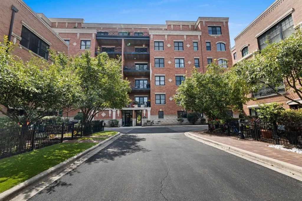2811 N Bell Avenue 408, Chicago, 60618