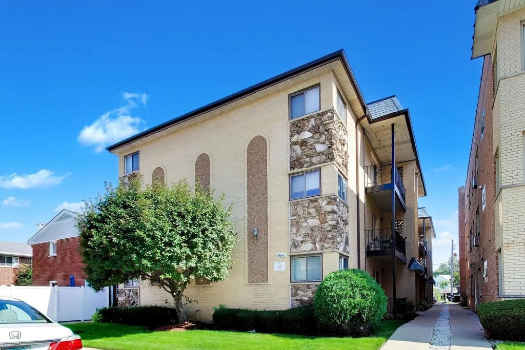 6261 N Northwest Highway 1d, Chicago