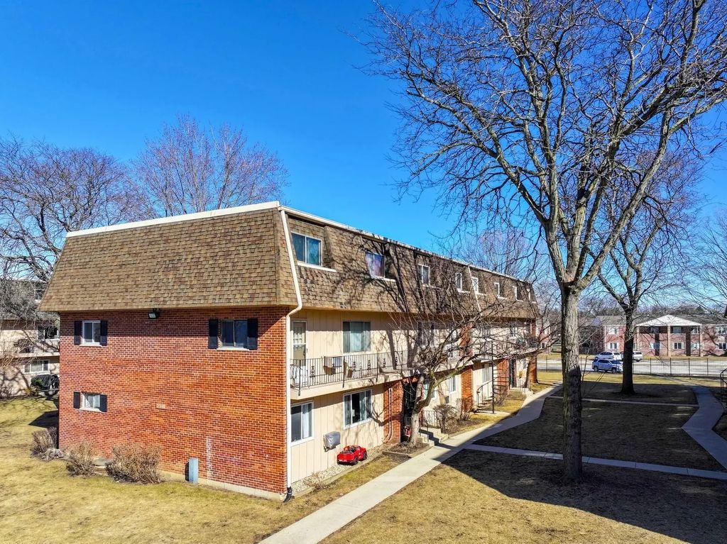 2310 Algonquin Road 6, Rolling Meadows