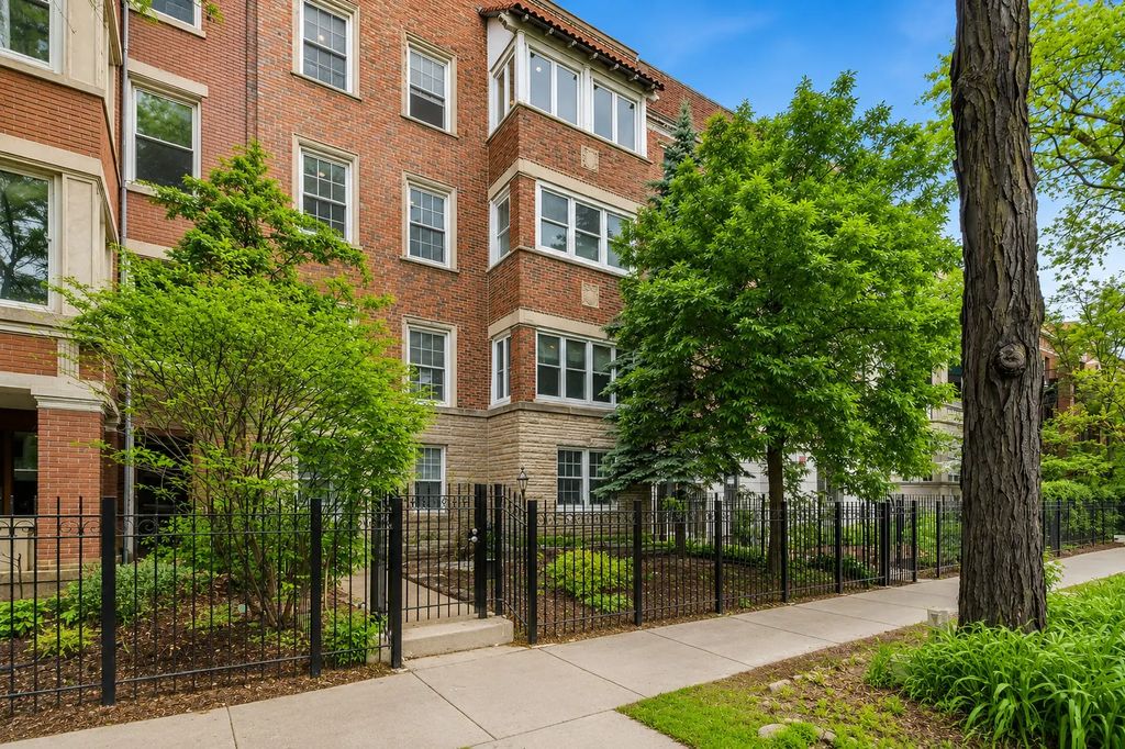 6914 N Sheridan Road 1, Chicago, 60626