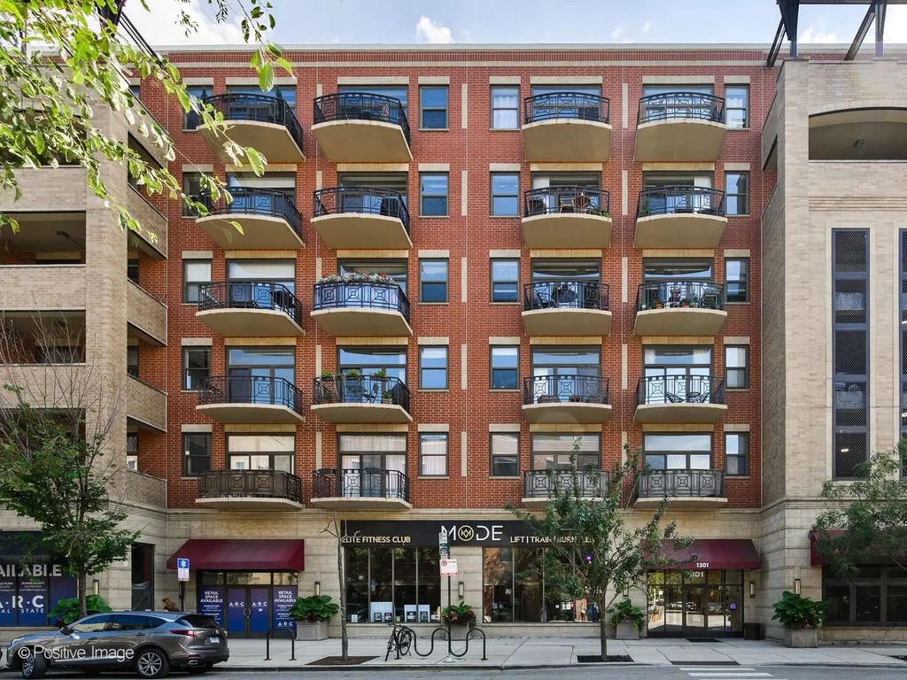 1301 W Madison Street 407, Chicago, 60607