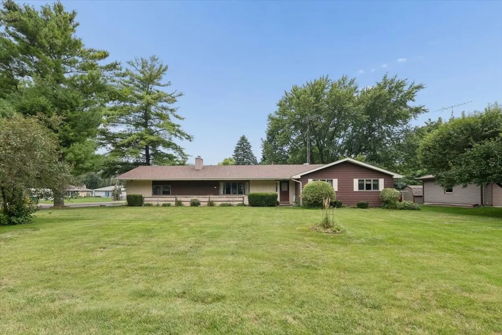 209 Alfred Drive, Sycamore