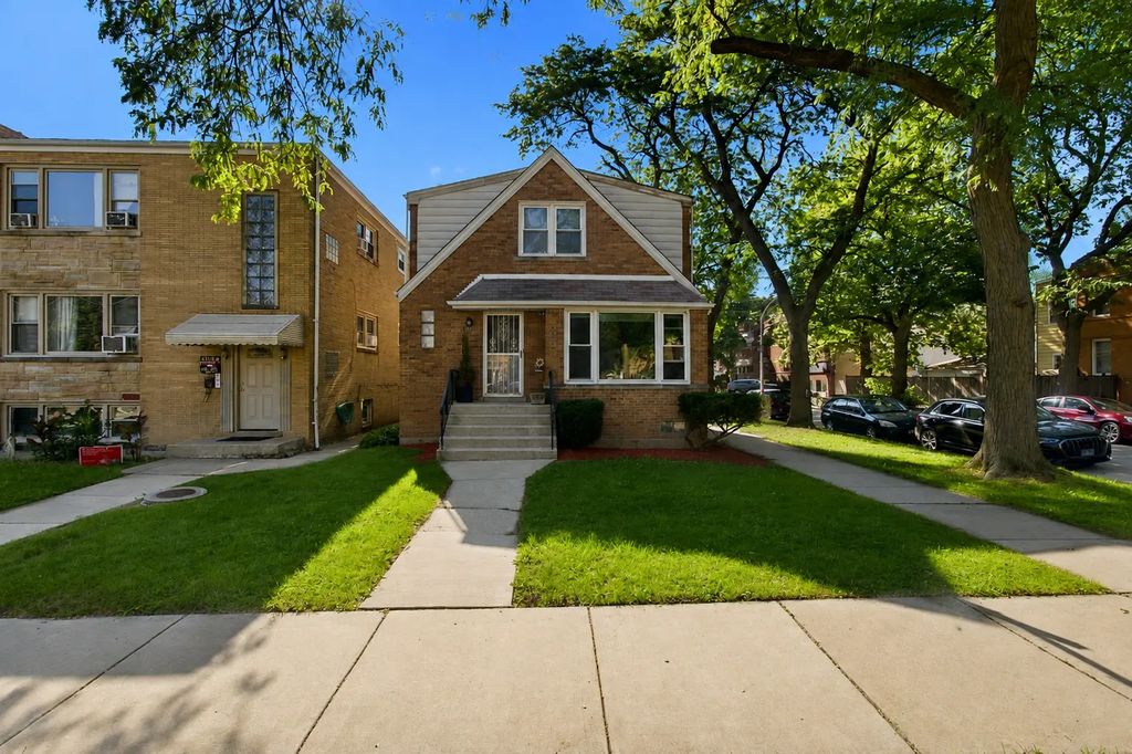 3858 N Sawyer Avenue, Chicago, 60618