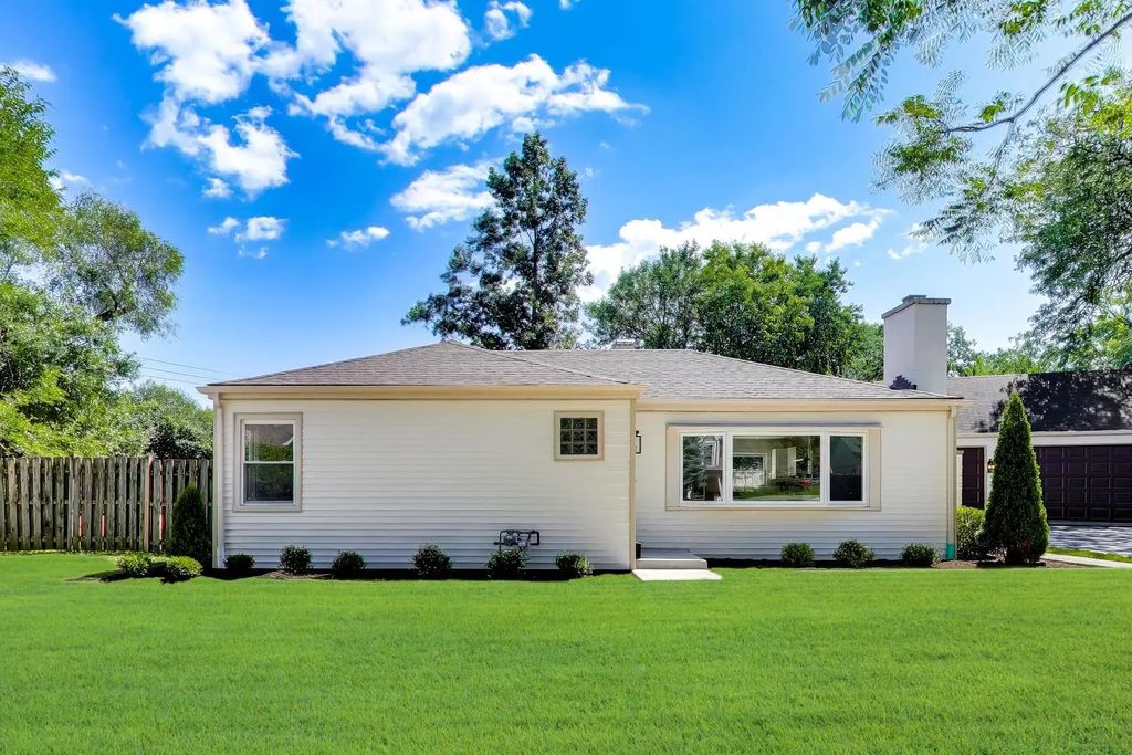 1731 George Court, Glenview