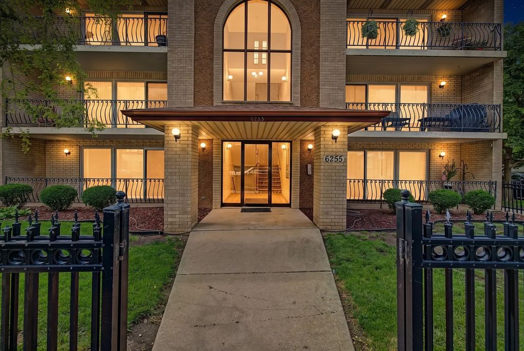 6255 W 63rd Street 1b, Chicago