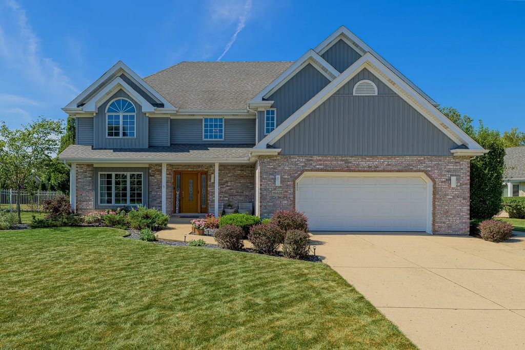 19400 Stonehenge Drive, Mokena