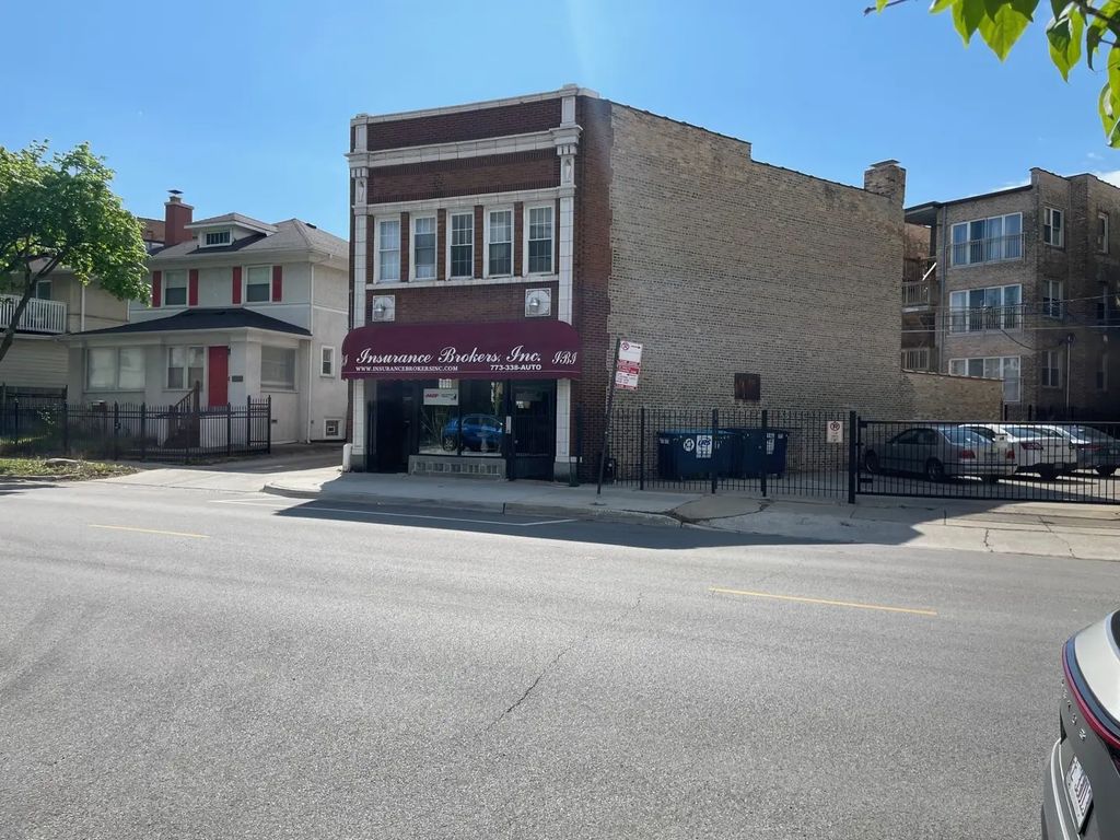 7547 N Rogers Avenue, Chicago, 60626