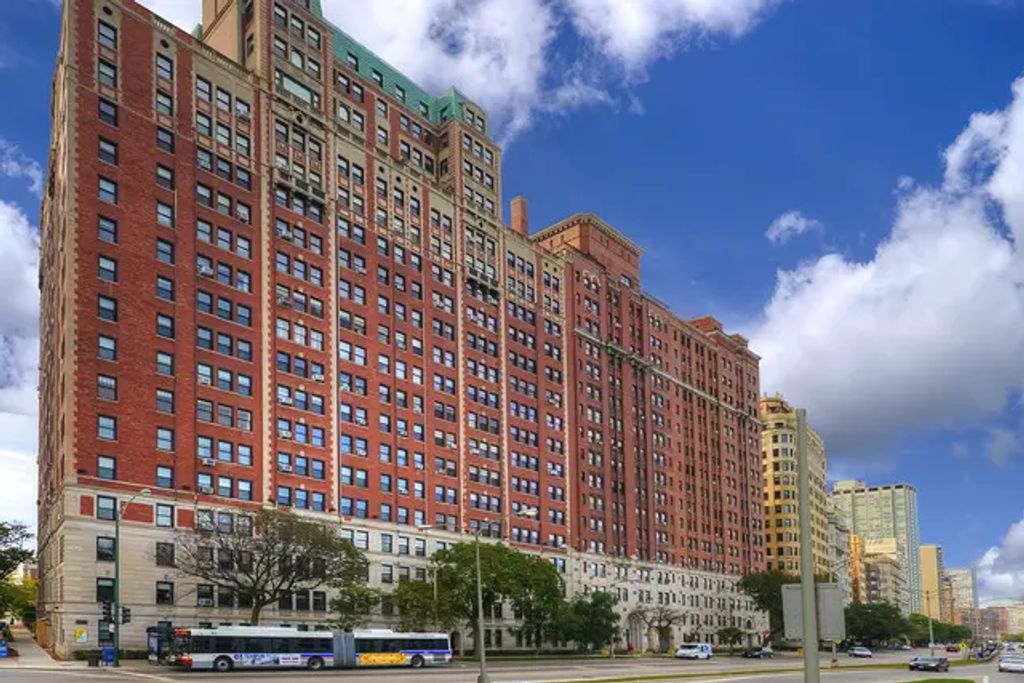 3240 N Lake Shore Drive 10d, Chicago, 60657