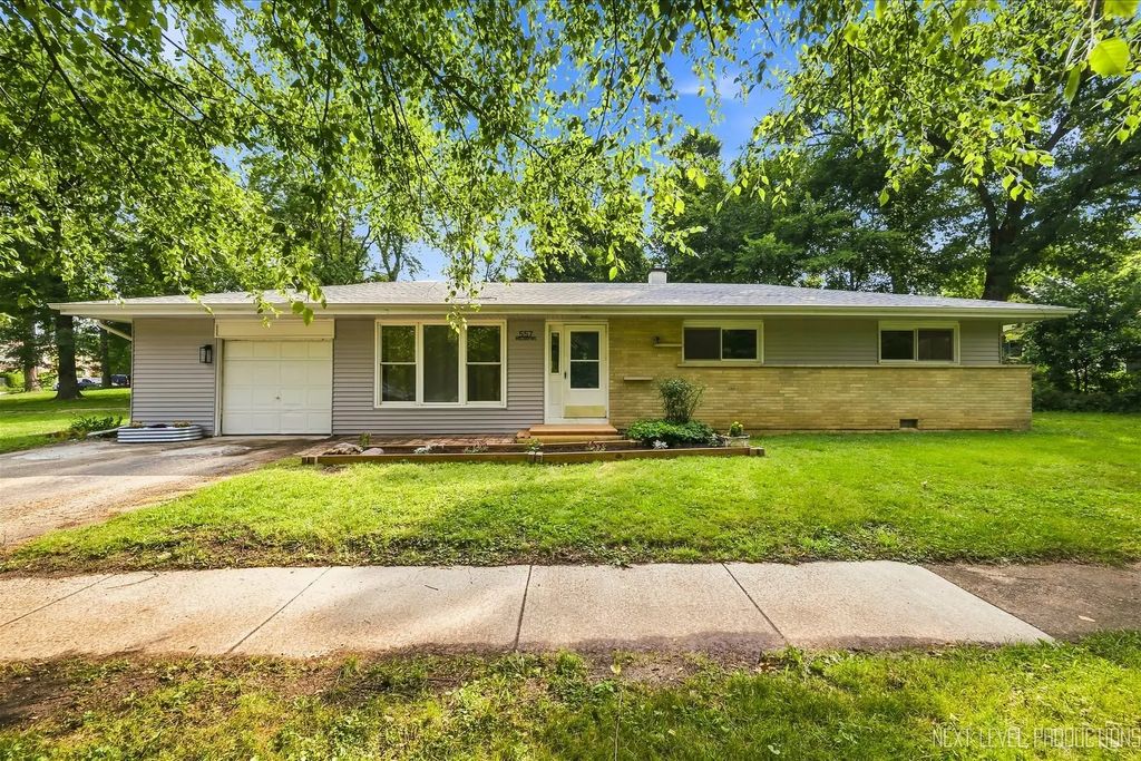 557 Willard Avenue, Elgin