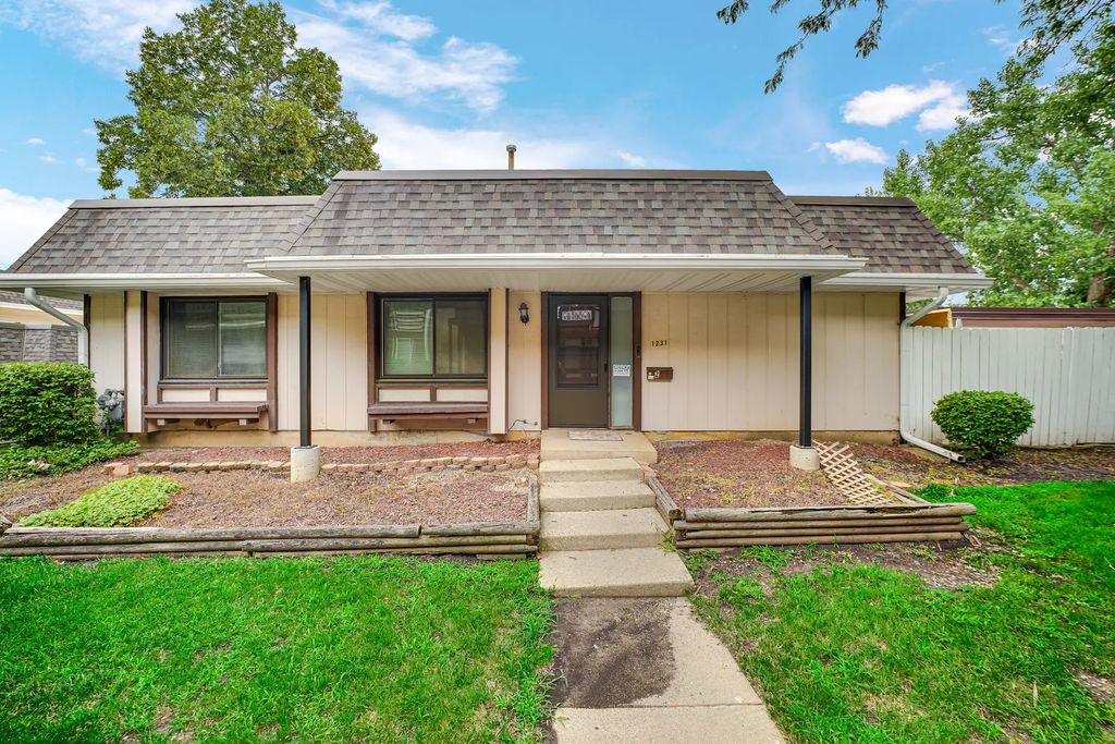 1231 San Simeon Drive, Hanover Park
