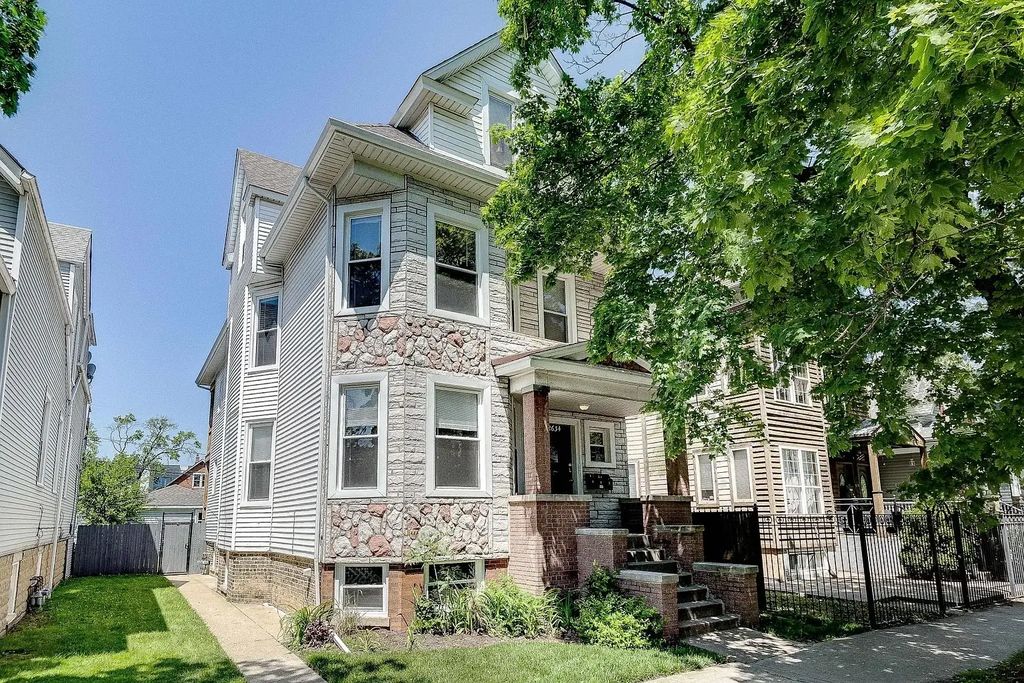 2634 N Lawndale Avenue 1, Chicago, 60647