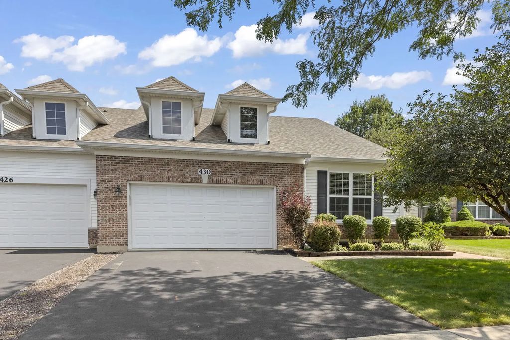 430 Woodhill Drive, Carol Stream