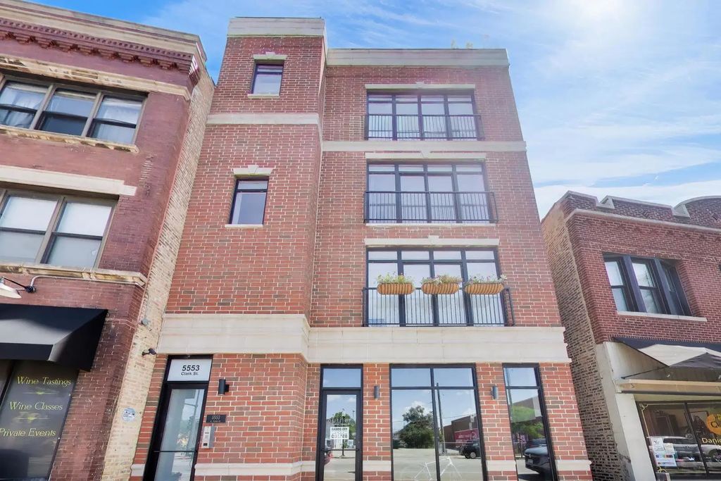 5553 N Clark Street 301, Chicago, 60640