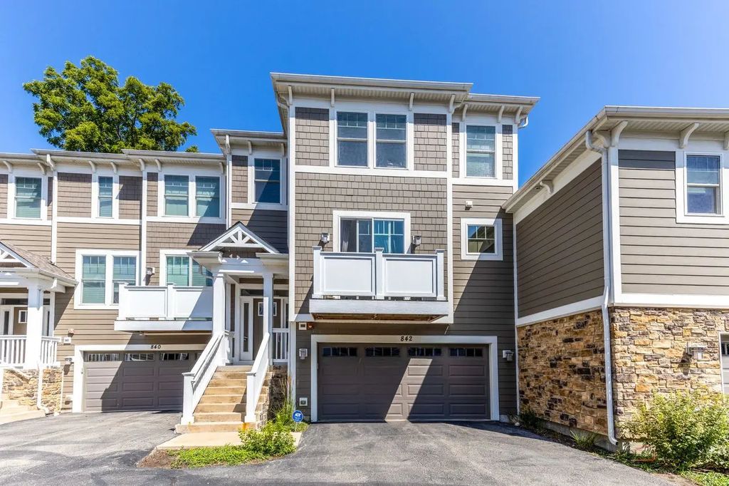 842 Chestnut Street 842, Deerfield, 60015