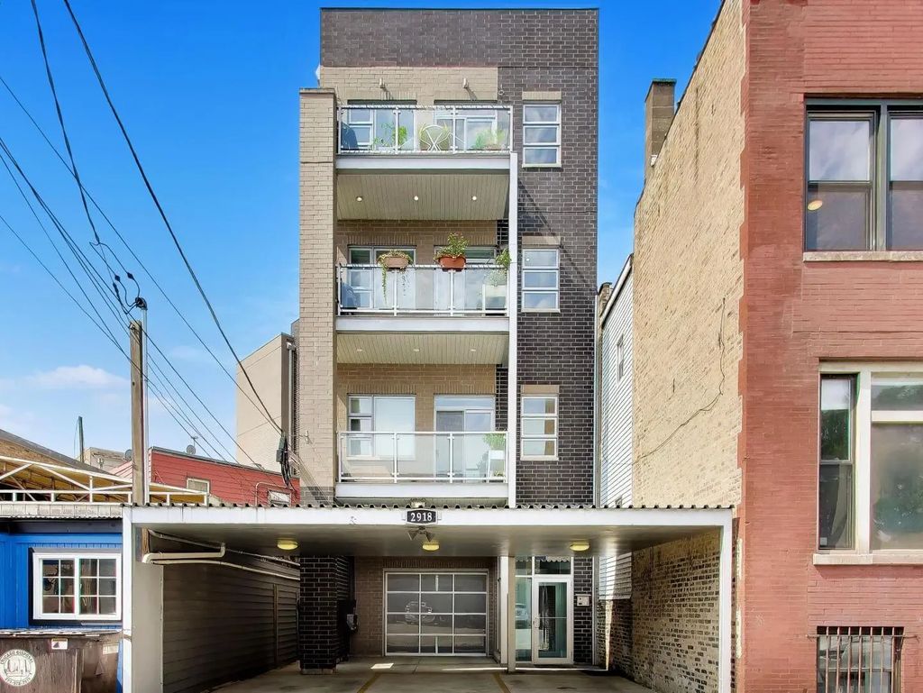 2918 N Lakewood Avenue 2, Chicago, 60657