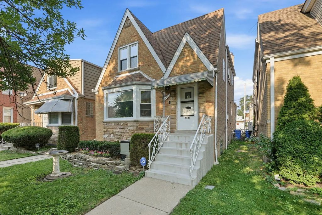 4923 N Mason Avenue, Chicago, 60630