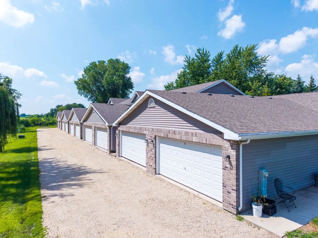 340 N Wooster Street, Capron