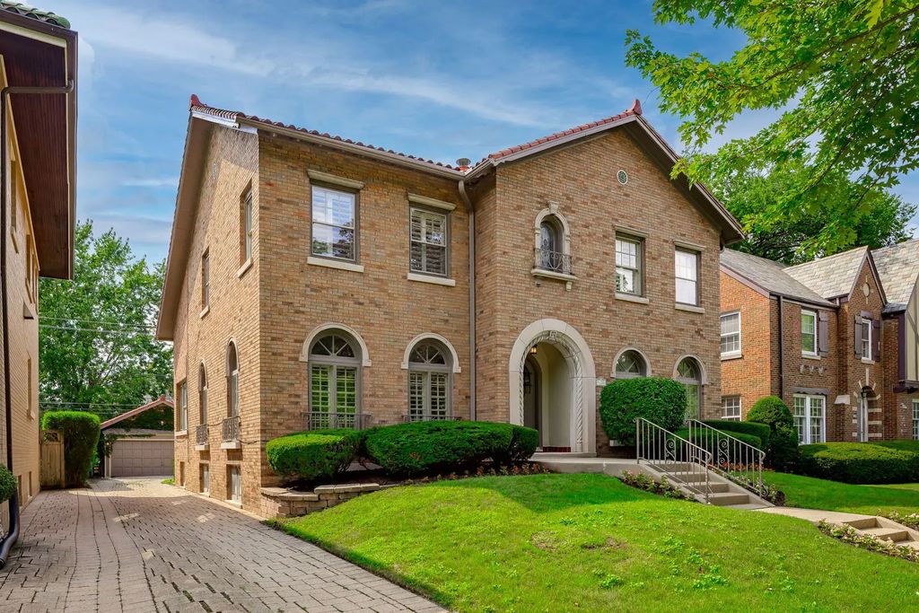 1135 N Kenilworth Avenue, Oak Park