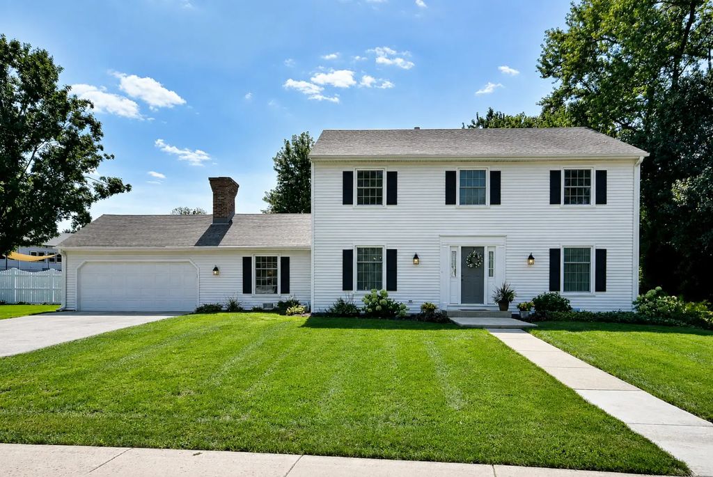 6s370 New Castle Road, Naperville