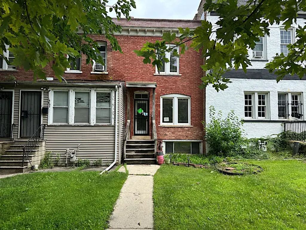10509 S Corliss Avenue, Chicago