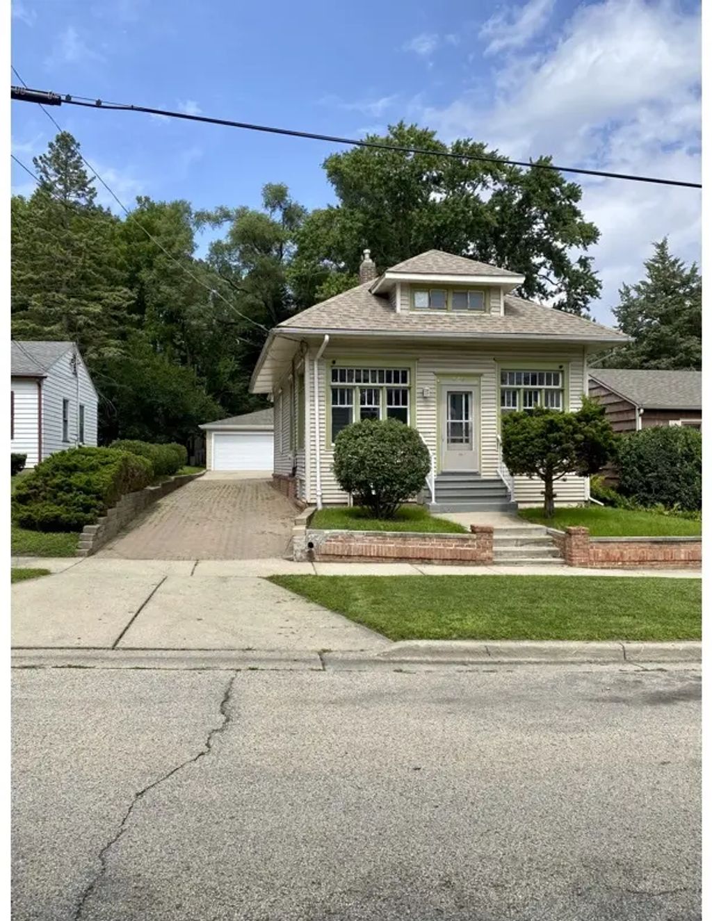 626 Bent Street, Elgin