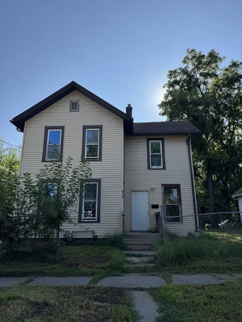 913 Vine Street, Davenport