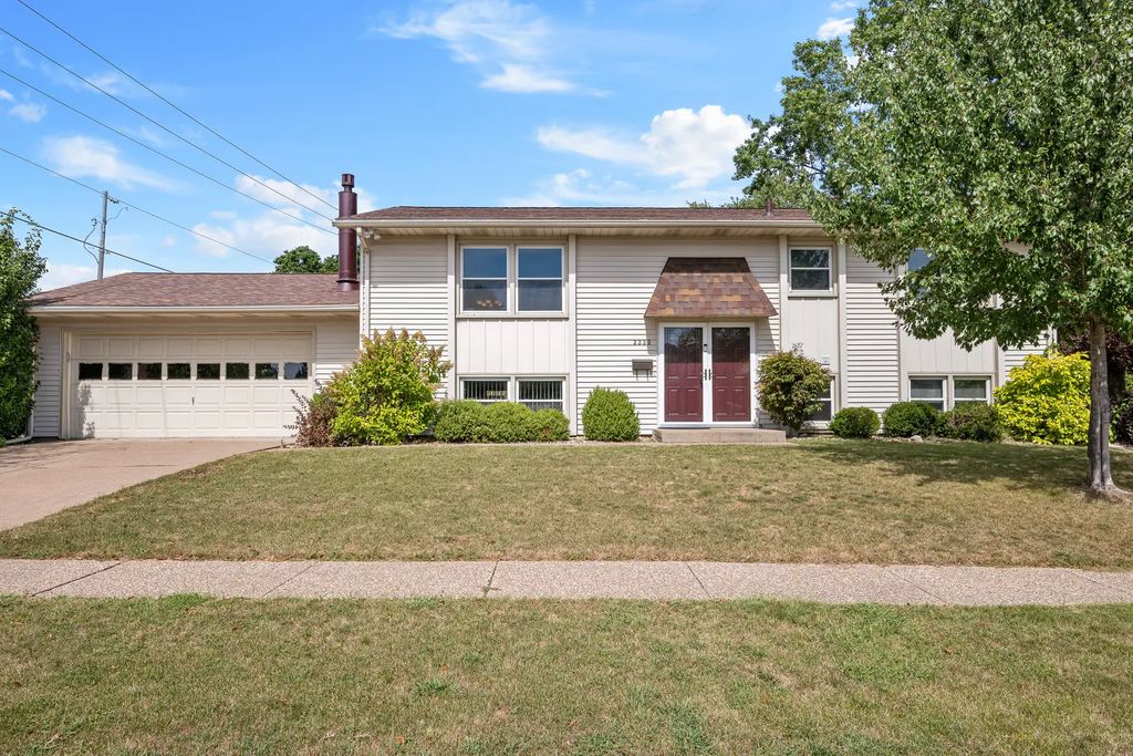 3333 35th Avenue, Moline