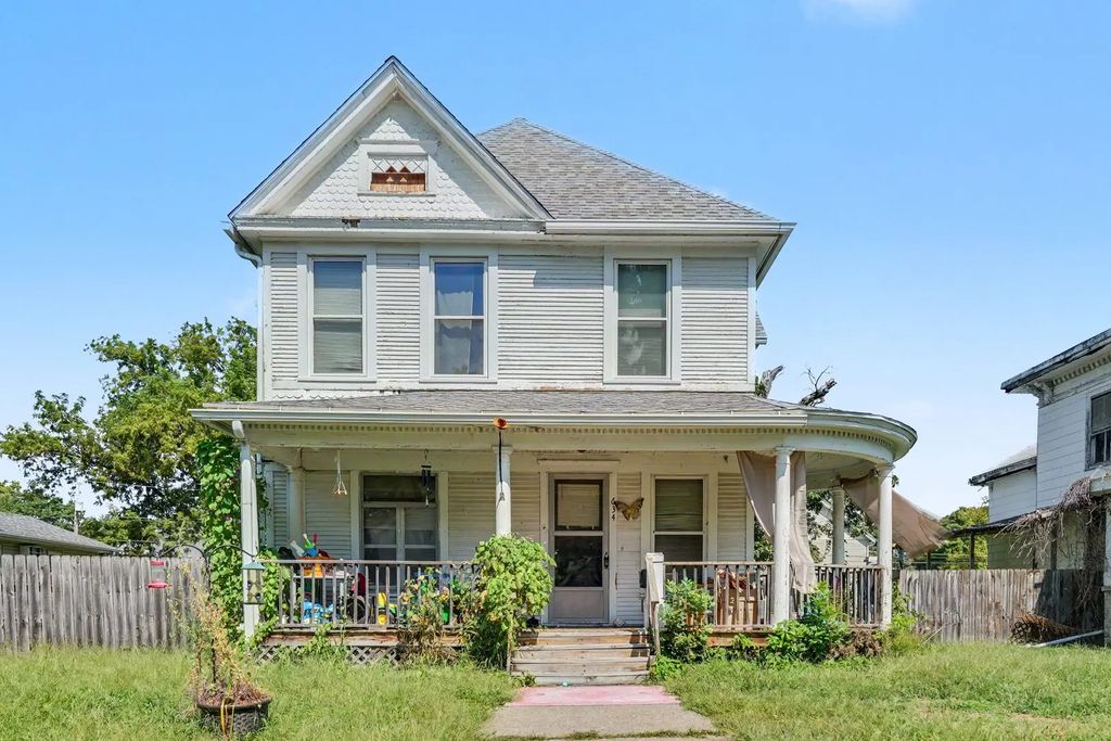634 E 13th Street, Davenport